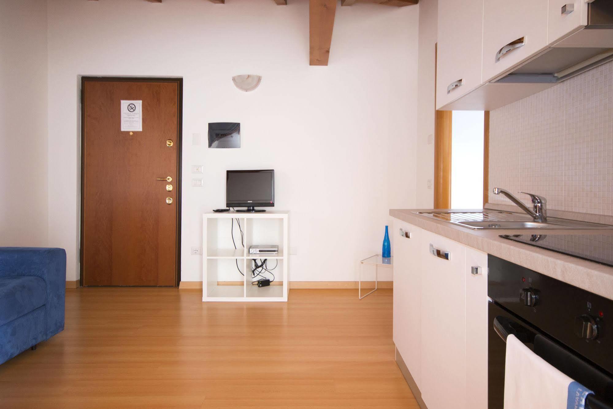 Lakeside Holiday Resort 도마소 외부 사진