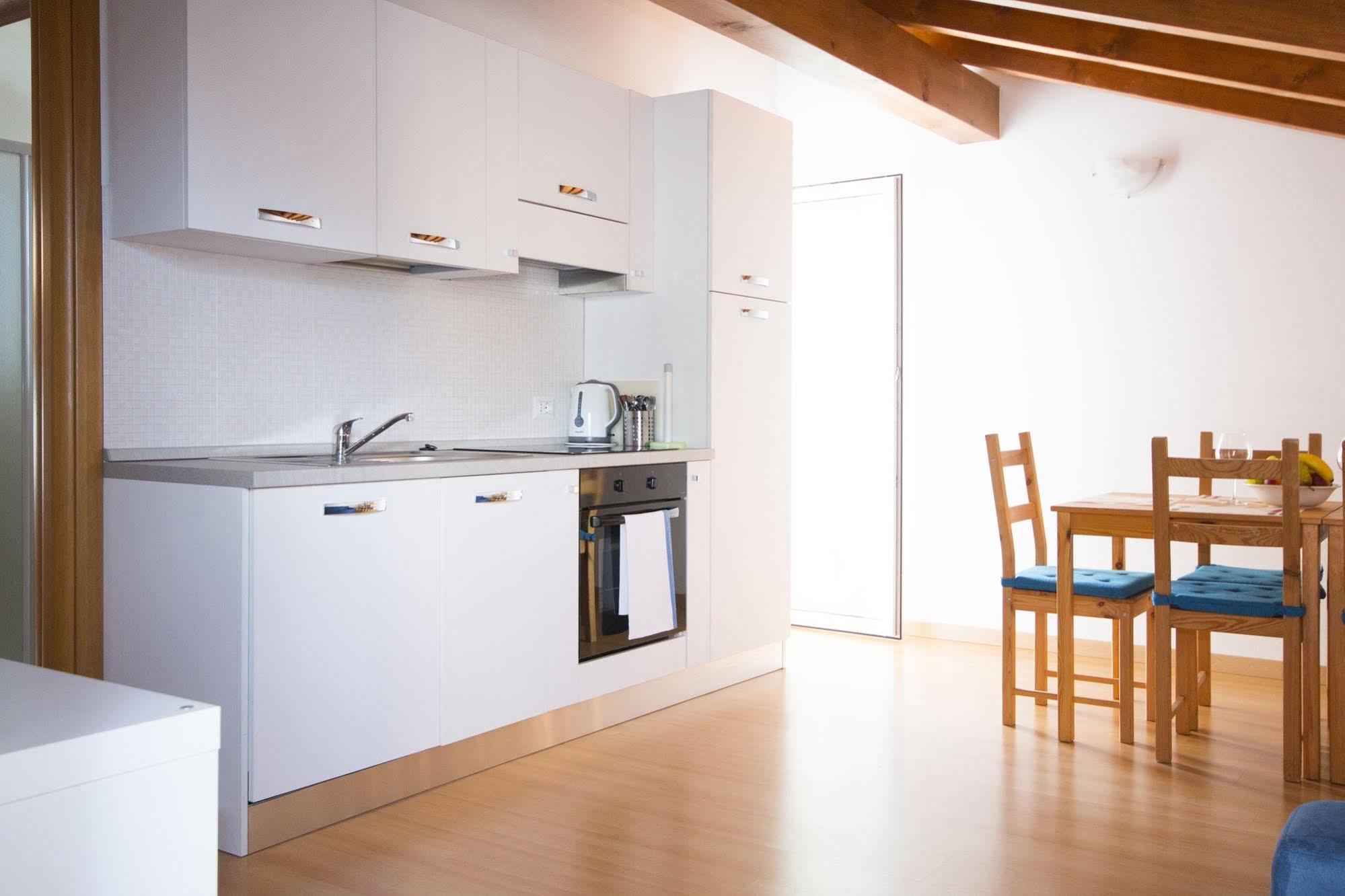 Lakeside Holiday Resort 도마소 외부 사진